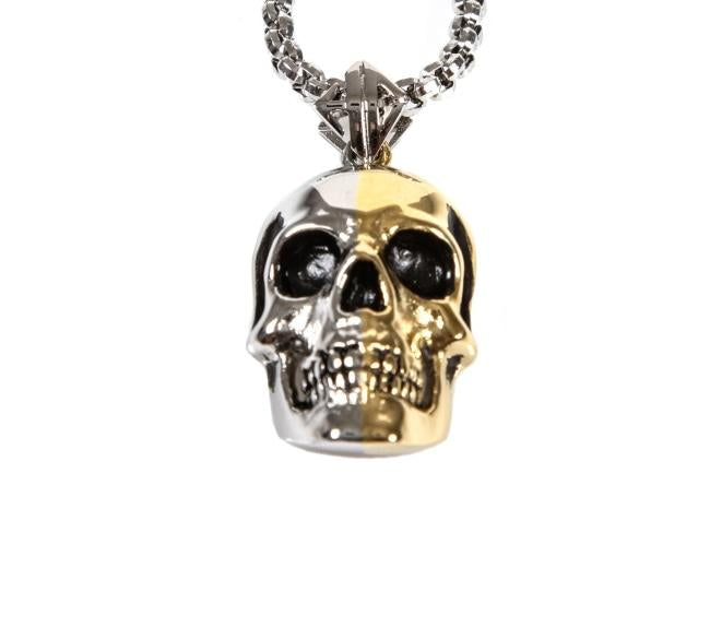 up close of the 2 tone skull pendant from the han cholo skulls collection