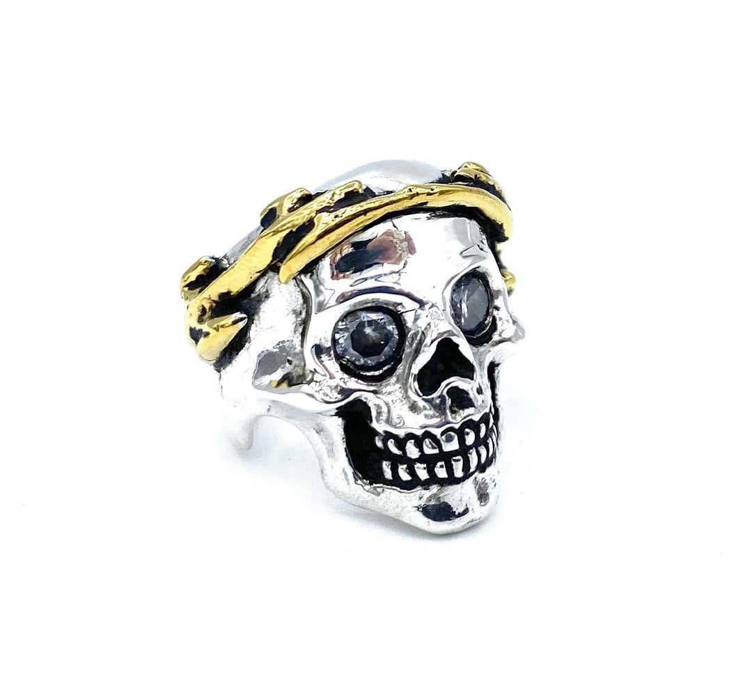 front of the Skull Of Zeus Ring in silver from the han cholo fantasy collection