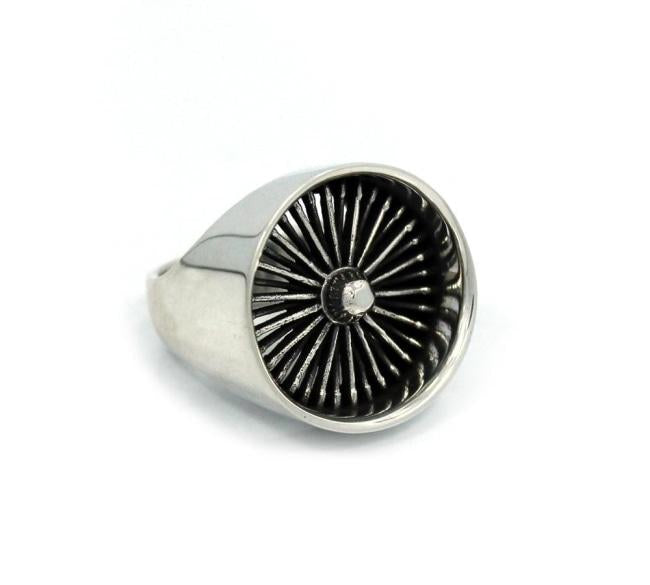 right side of the Dayton ring in silver from the han cholo cruising collection