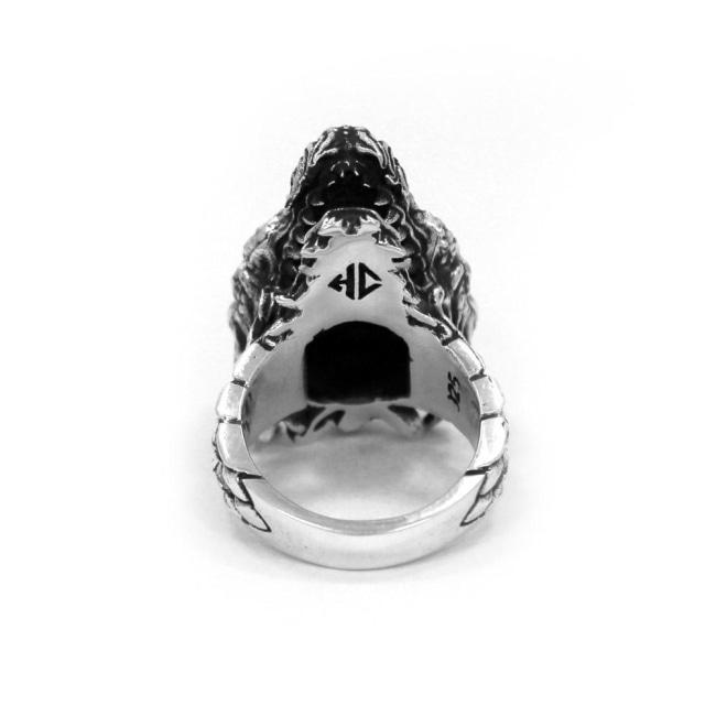 inner angle of the Dragon Ring in silver from the han cholo fantasy collection