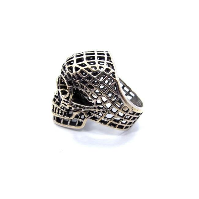 side of the Mesh Skull Ring in silver from the han cholo skulls collection