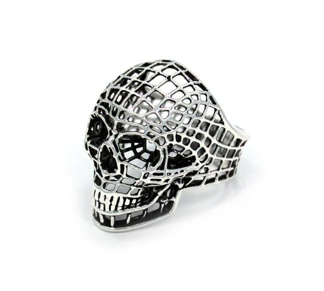 left side of the Mesh Skull Ring in silver from the han cholo skulls collection