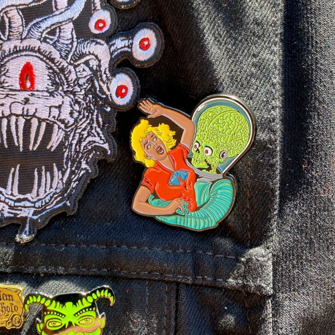 mars attacks martian enamel pin han cholo