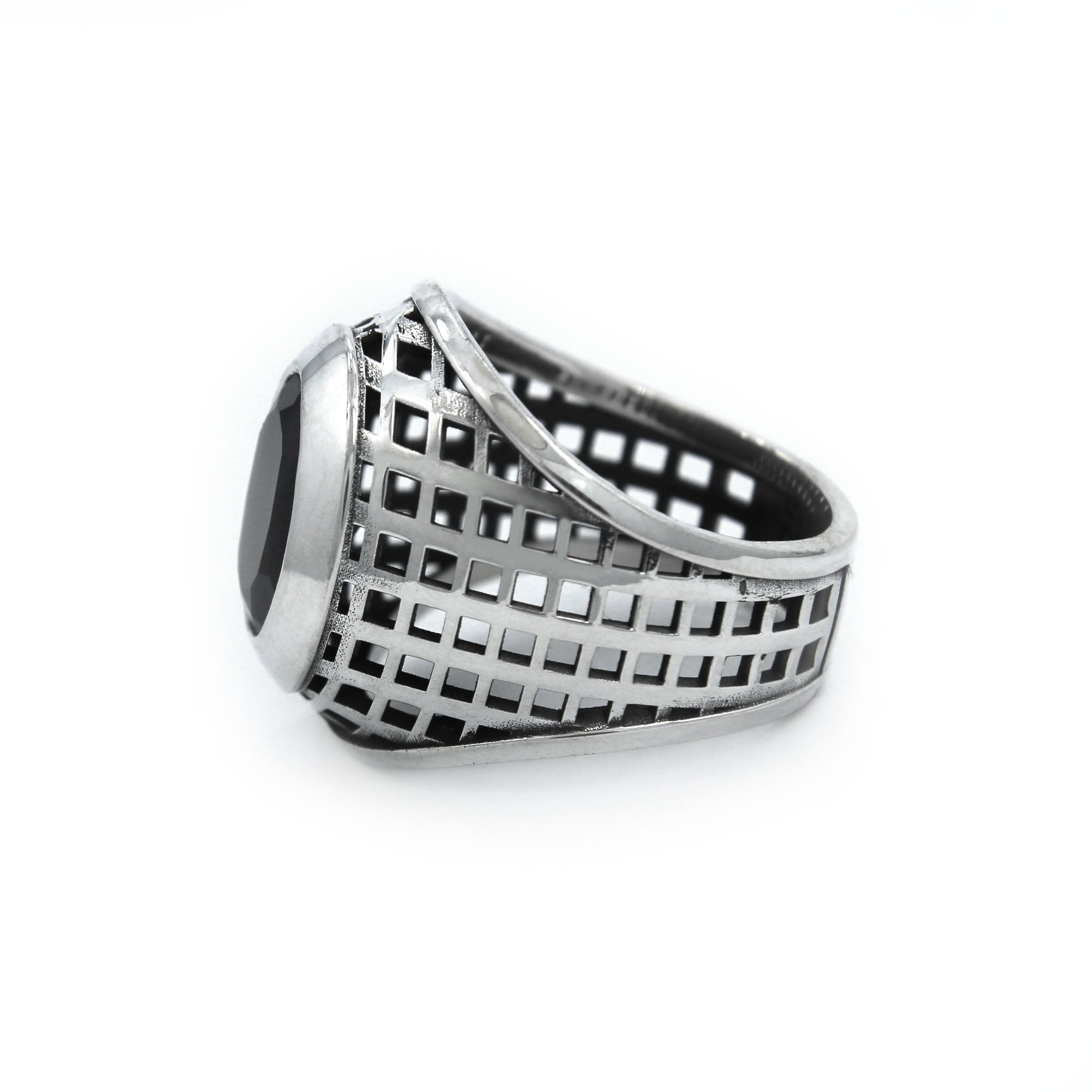 side of the Caged Class Ring in silver from the han cholo alien collection