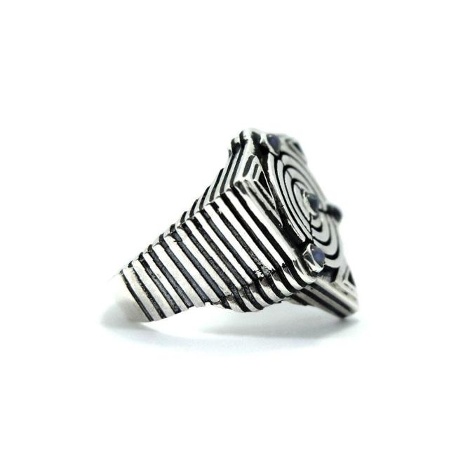 right side of the Awoken Ring in silver from the han cholo alien collection