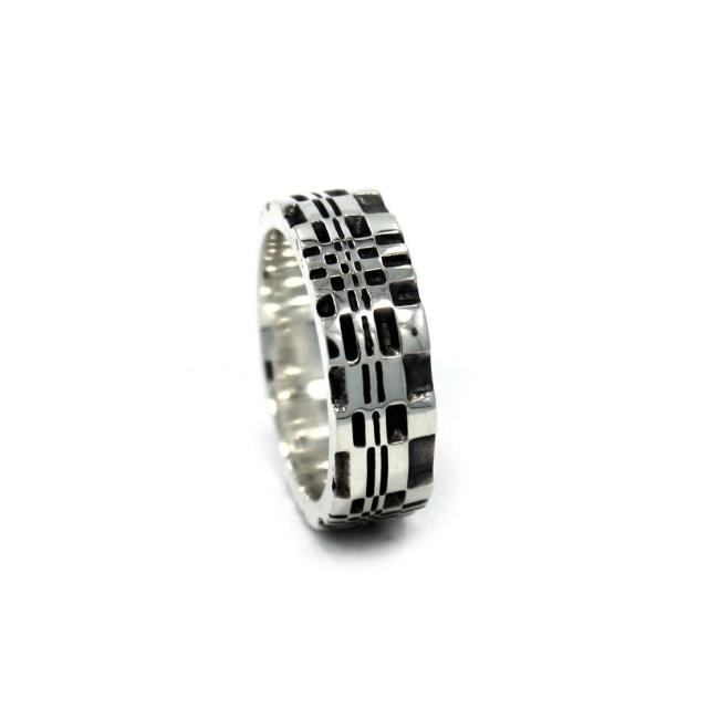 straight view of the Baby Pixel Ring in silver from the han cholo precious metal collection