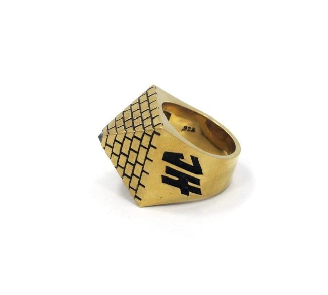 side of the Baby Pyramid Ring in gold from the han cholo precious metal collection