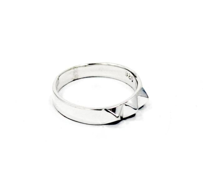left side of the Baby Spike Ring in silver from the han cholo precious metal collection
