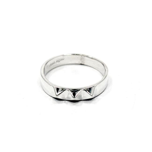 front of the Baby Spike Ring in silver from the han cholo precious metal collection