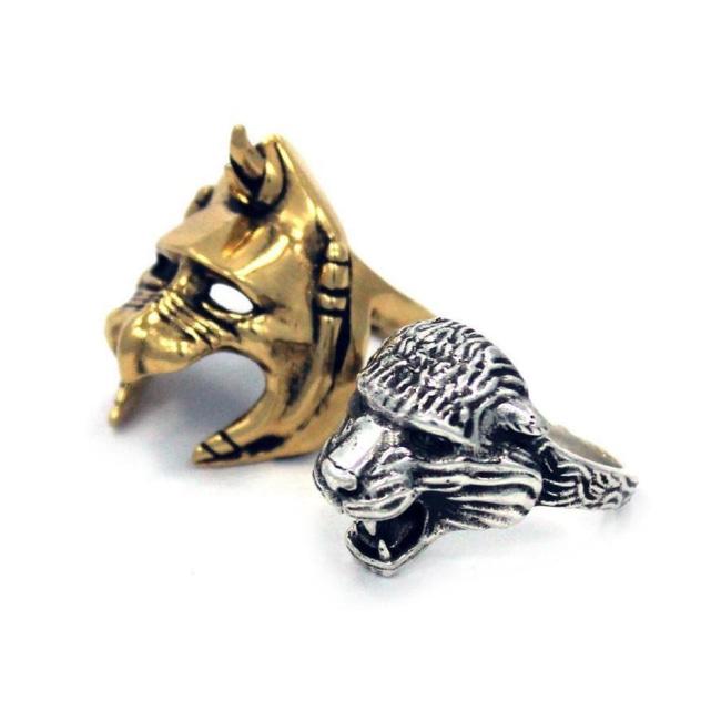 right of the Battle Cat Ring showing the two rings side by side from masters of the universe
