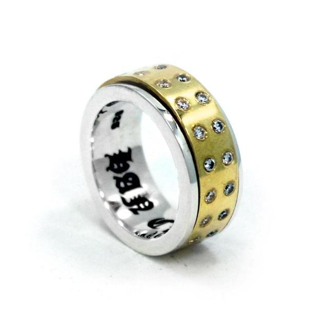 angle of the Bearing Ring from the han cholo precious metal rings collection
