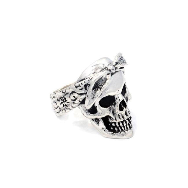 side of the Cali Love Ring in silver from the han cholo music collection