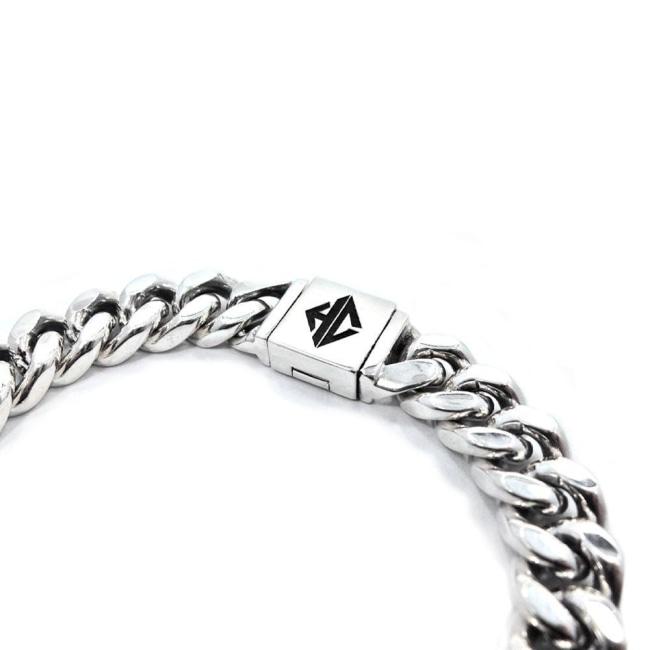 up close detail of the Classified Chain Bracelet in silver from the han cholo alien collection
