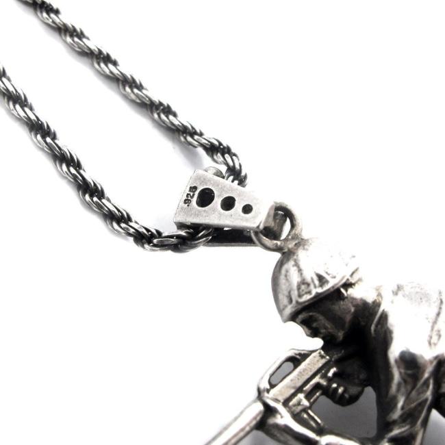 Cover Fire Army Man Pendant Pm Necklaces