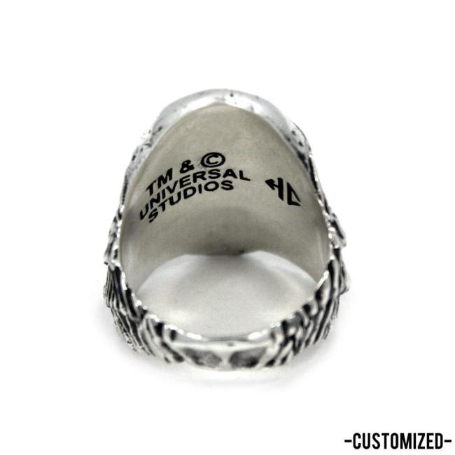 back of the Creature From The Black Lagoon Ring from the universal monsters collection.