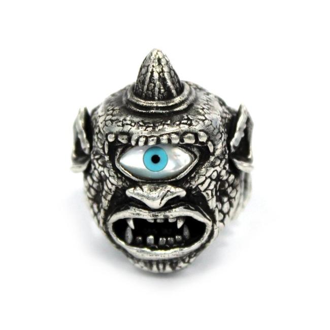 front of the Cyclops Ring in silver from the han cholo fantasy collection