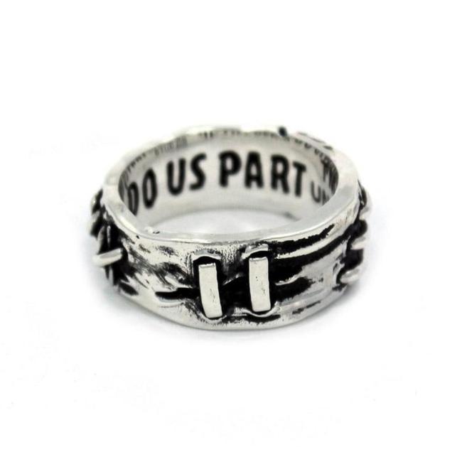right side view of the Her till death do us part ring from the universal monsters collection
