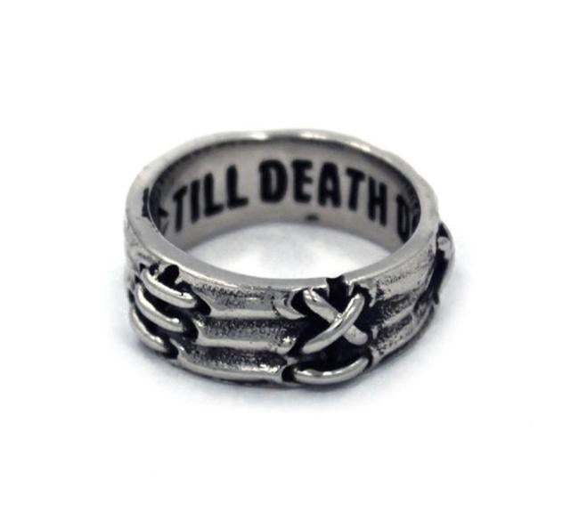 front view of the Her till death do us part ring from the universal monsters collection