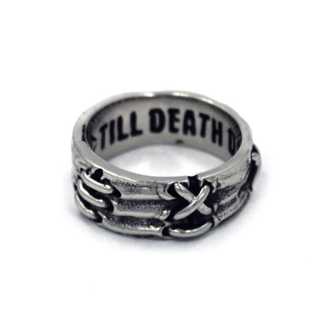front view of the Her till death do us part ring from the universal monsters collection