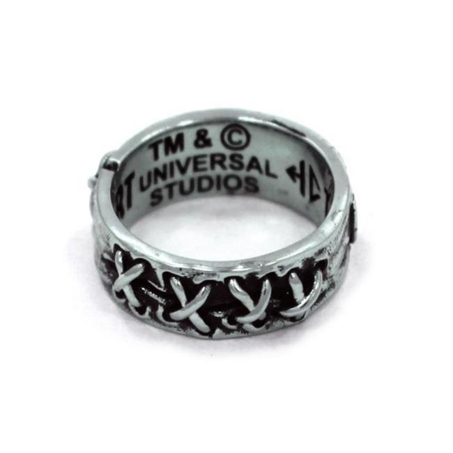 right side view of the Her till death do us part ring from the universal monsters collection