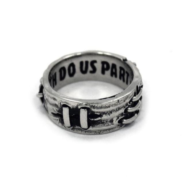 left side view of the Her till death do us part ring from the universal monsters collection