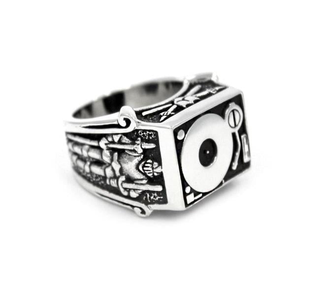 left side of the Knights Of The Turntable Ring in silver from the han cholo music collection