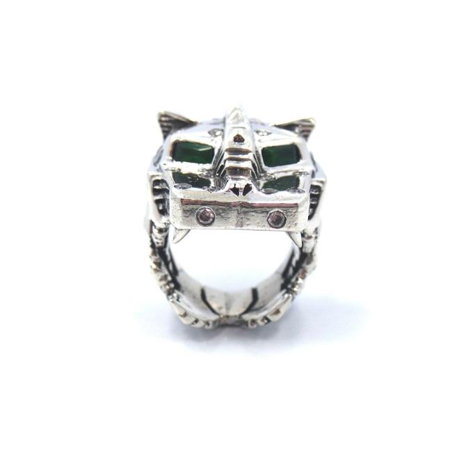 front of the Lazarus Ring in silver from the han cholo fantasy collection