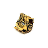 top detail of the Lioness Ring in gold from the han cholo fantasy collection