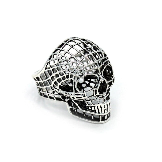 right side of the Mesh Skull Ring in silver from the han cholo skulls collection