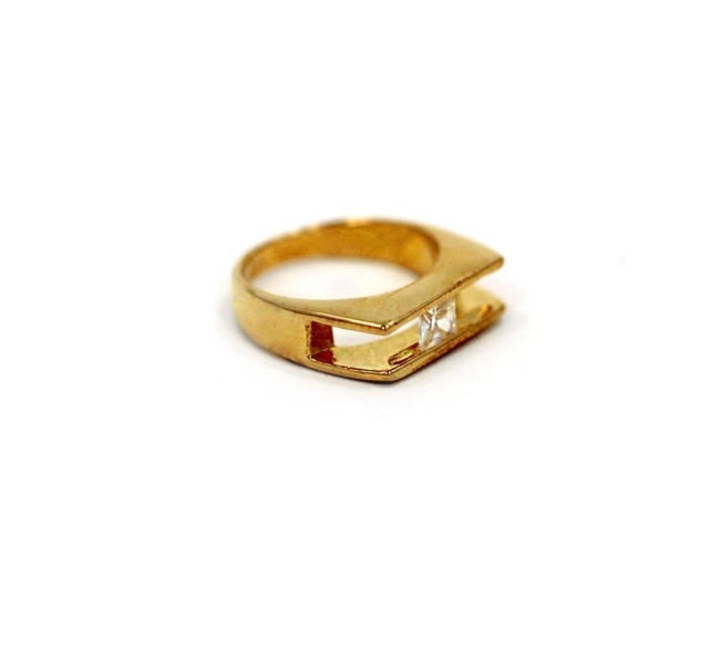 Moving Stone Ring Gold / 5 Ss Rings