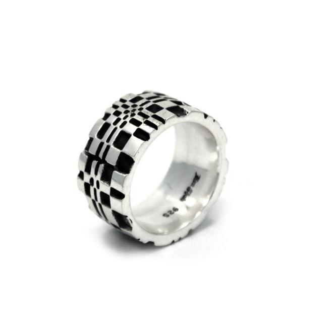 angle of the Pixel Ring in silver from the han cholo precious metal collection