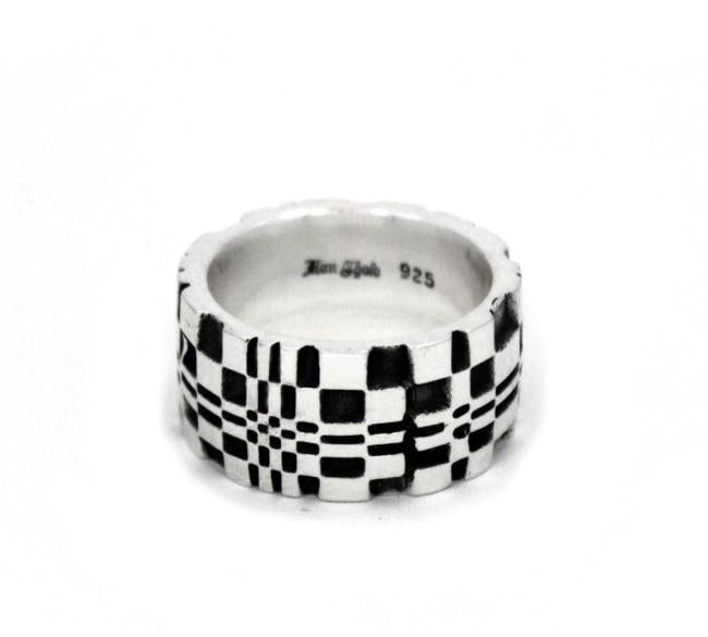 Front of the Pixel Ring in silver from the han cholo precious metal collection