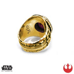 inner detail of the Rebel Class Ring in gold from the han cholo star wars collection