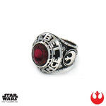left angle of the Rebel Class Ring in silver from the han cholo star wars collection