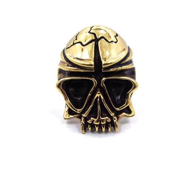 front of the Skull Ring in gold from the han cholo fantasy collection