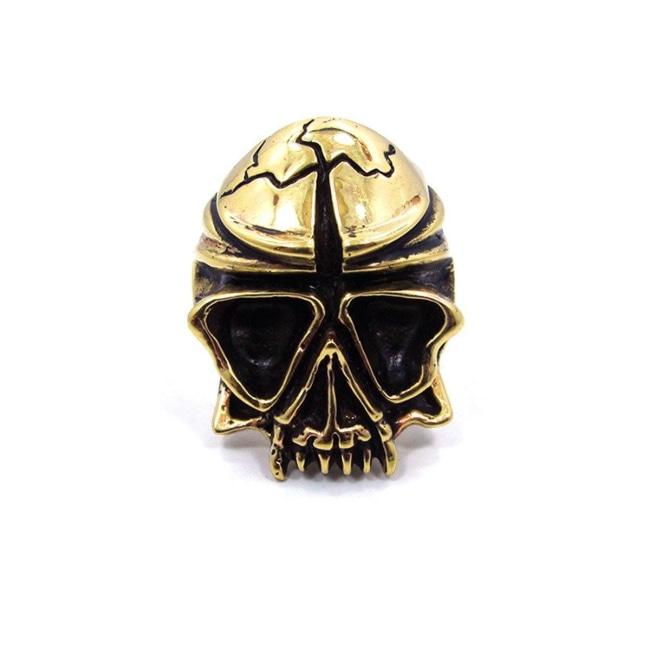 front of the Skull Ring in gold from the han cholo fantasy collection