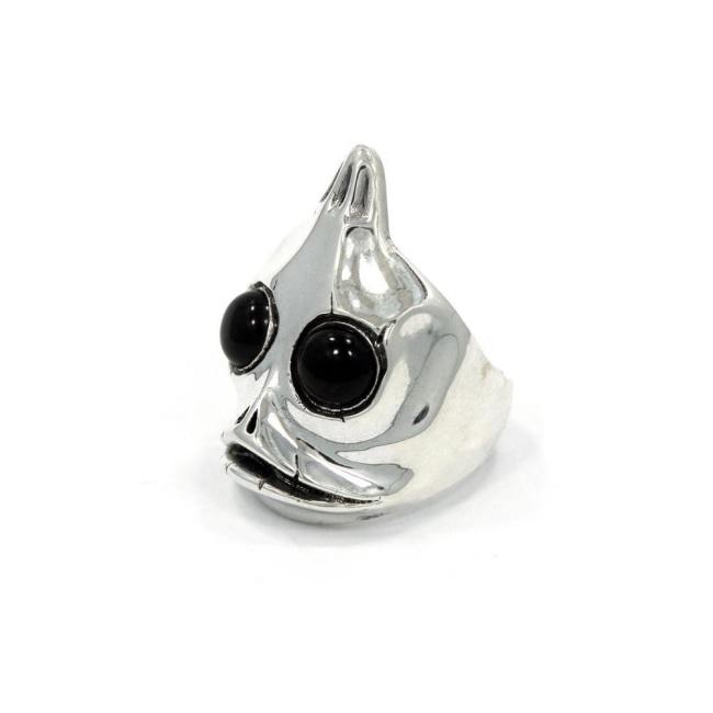 left side of the Sleezy Ring in silver from the han cholo alien collection