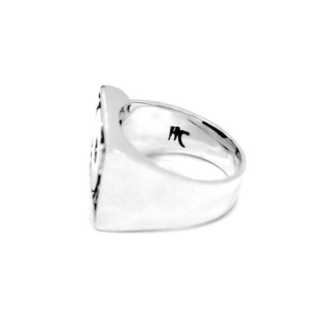 profile of the Turntable Ring in silver from the han cholo jewelry collection