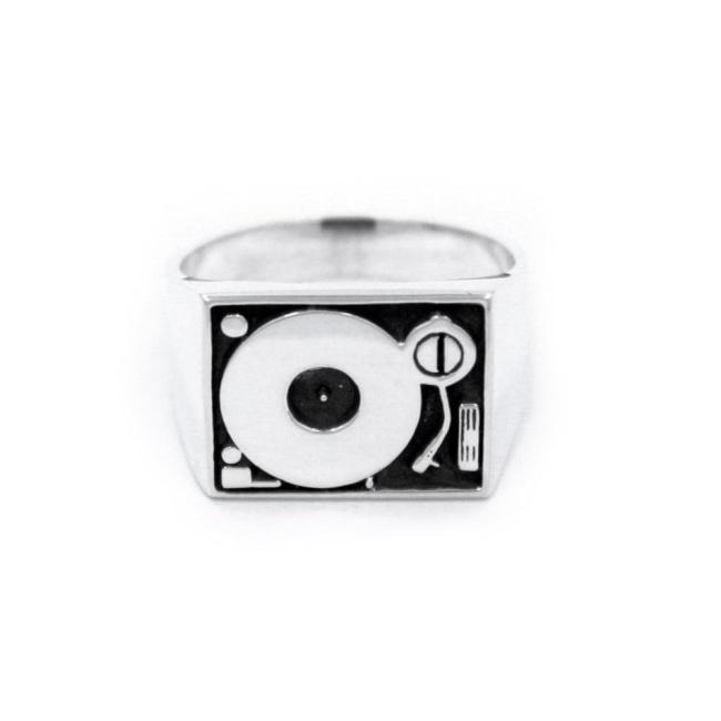 front of the Turntable Ring in silver from the han cholo jewelry collection