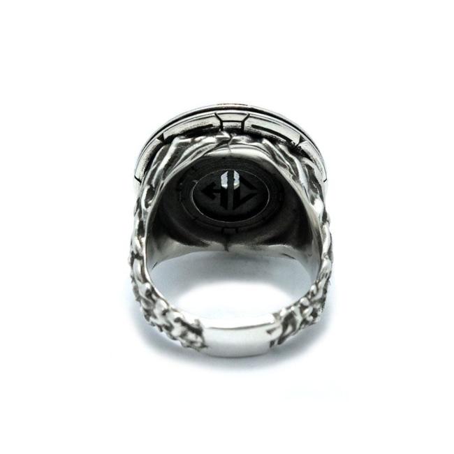 back of the Ufo Ring in silver from the han cholo alien collection