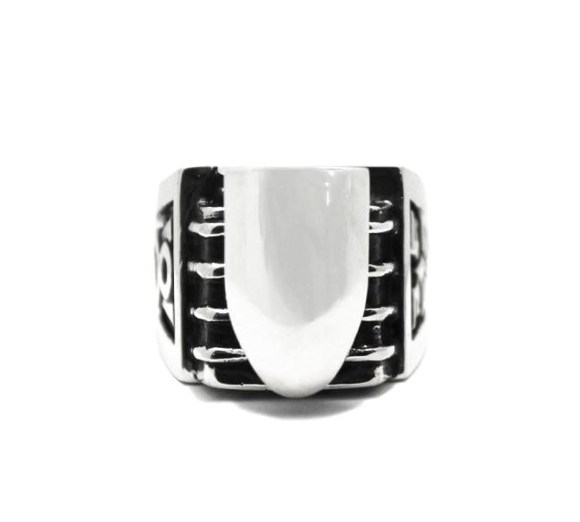 top of the V8 Ring in silver from the han cholo cruising collection