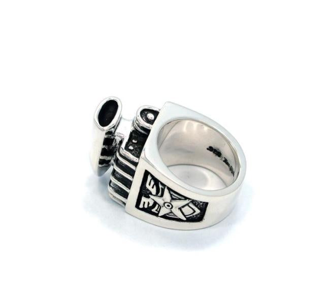 right side of the V8 Ring in silver from the han cholo cruising collection