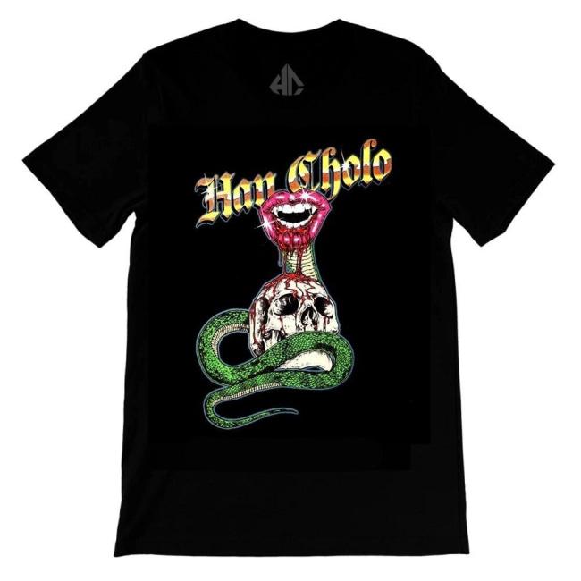 front of the Venom Kiss T-Shirt from the han cholo skulls collection