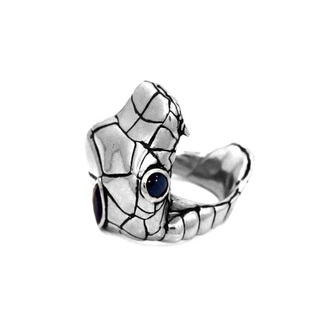 right side of the Venom Ring silver from the han cholo fantasy collection